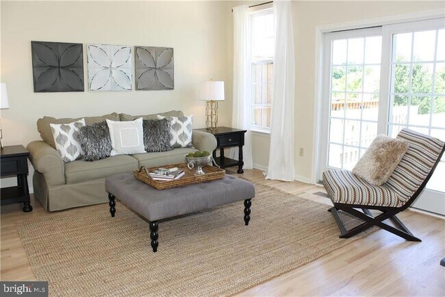 Foto del edificio - 5269 Dartmouth Dr