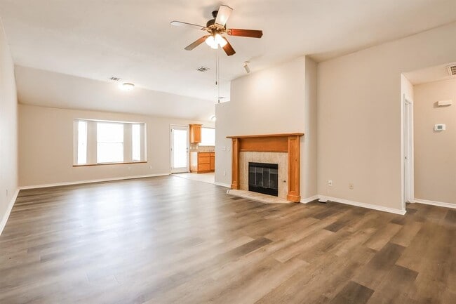 Foto del edificio - 1836 Parkridge Dr