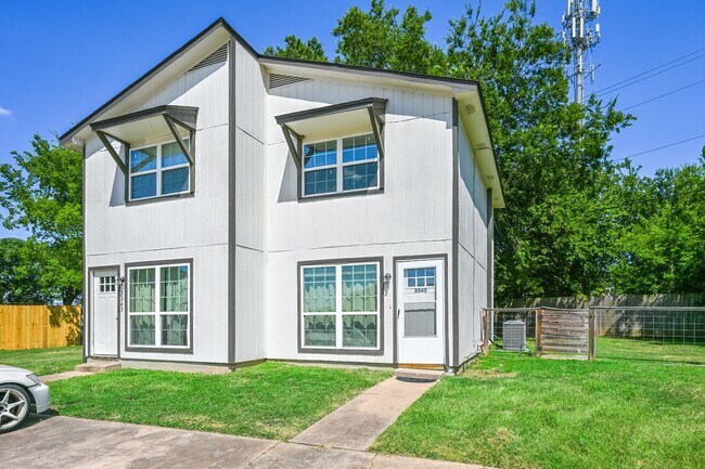 Building Photo - 3345 Lodgepole Cir