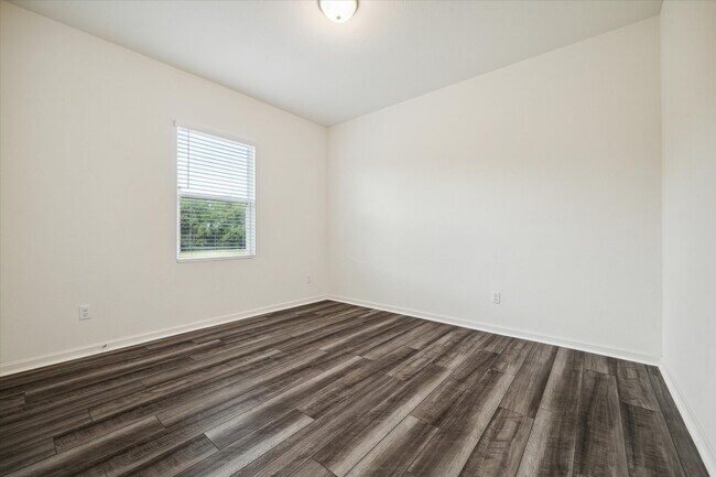 Building Photo - 4603 Highland Crest Dr