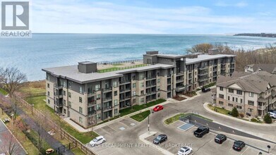 Building Photo - 35 Southshore Cres Building Photo - 35 Southshore Cres