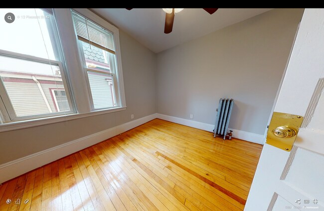Building Photo - 13 Pleasant St
