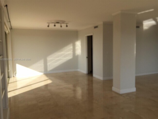 Foto del edificio - 155 Ocean Ln Dr