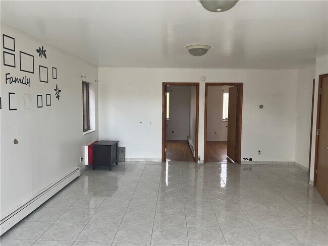 Foto del edificio - 8128 Bay 16th St