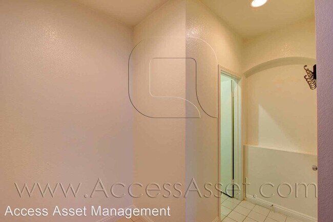 Building Photo - 3 br, 2.5 bath House - 4513 Carmen Ct.