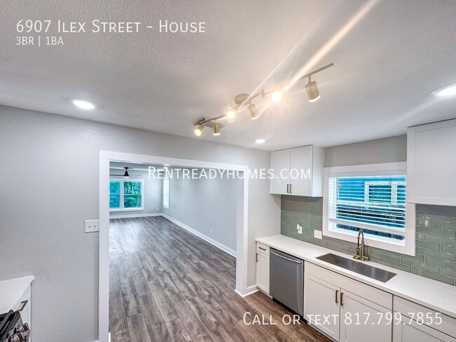 Building Photo - 6907 Ilex St