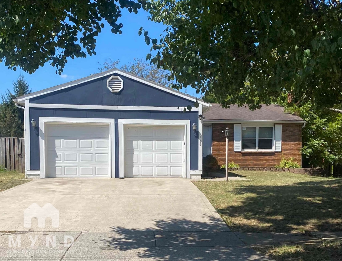Primary Photo - 2055 Drumlin Dr