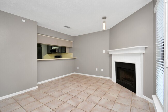 Foto del edificio - 12755 Mill Ridge Dr