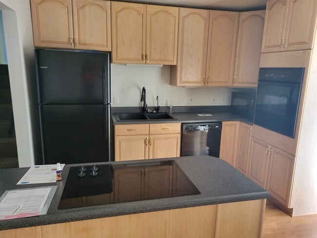 Building Photo - 793 Kienle Ave