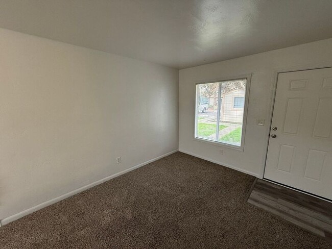 Foto del edificio - 1566 Bellevue St SE