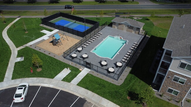 Building Photo - Chisago Lake Apartments