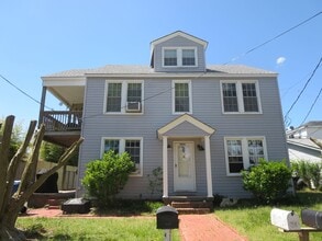 Building Photo - 409 Hobart Ave
