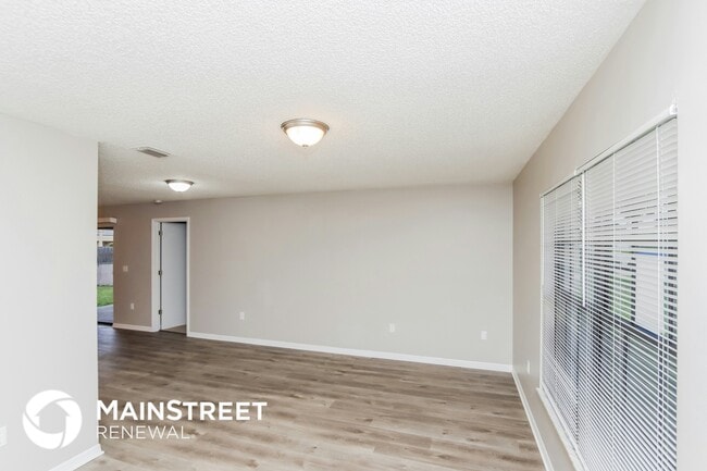 Building Photo - 2131 Ramsdale Dr SE