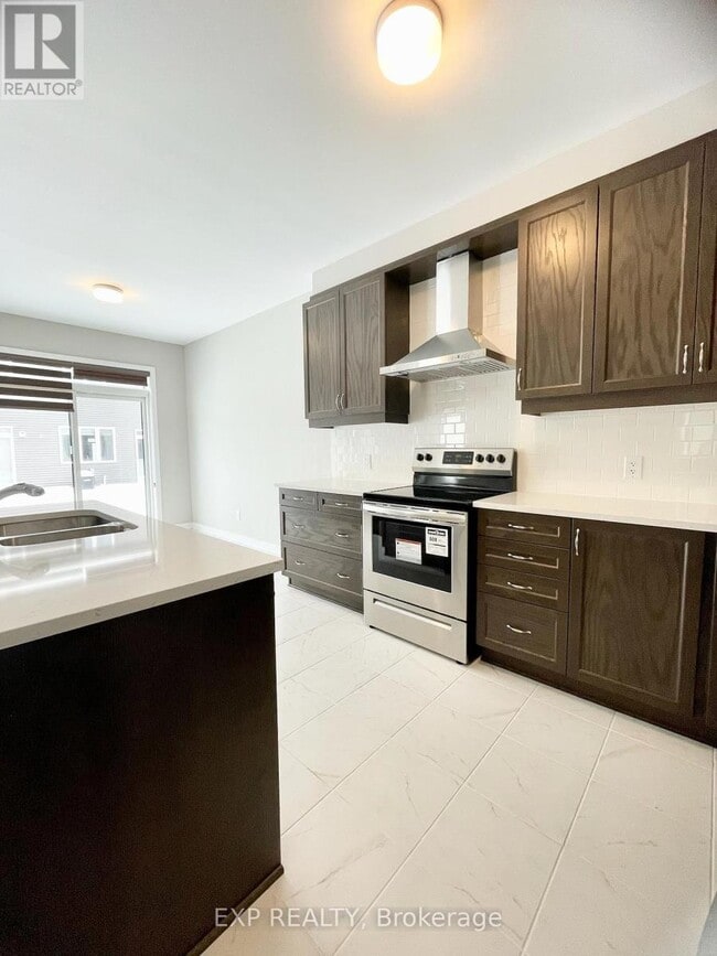 Building Photo - 634 Allied Mews