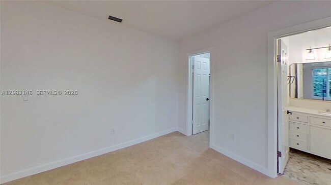 Foto del edificio - 3558 SW 26th St