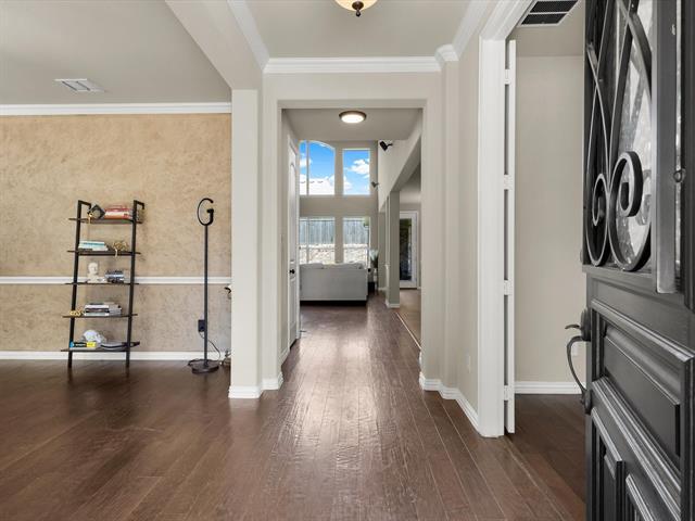 Building Photo - 214 Crestbrook Dr