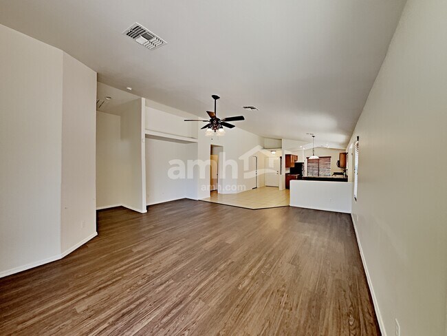 Foto del edificio - 3207 S 94th Ave
