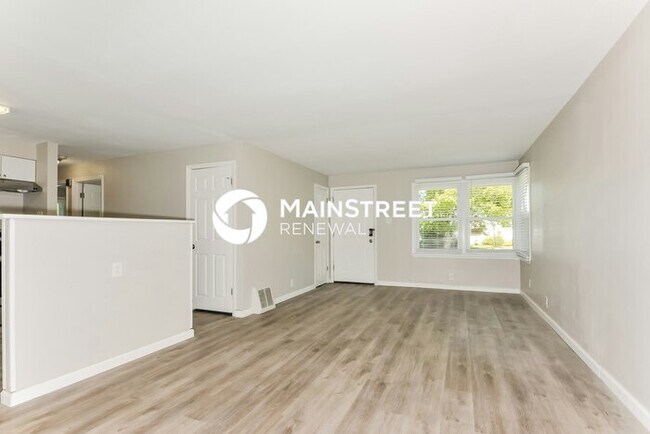 Foto del edificio - 3 Bedroom Pet-Friendly Home in St. Louis, MO with Main Street Renewal