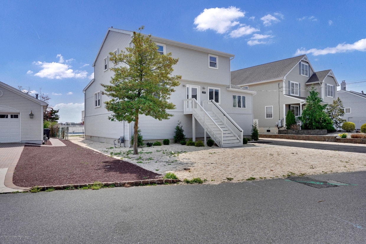 139 Pinewood Rd, Toms River, NJ 08753 House Rental in Toms River, NJ