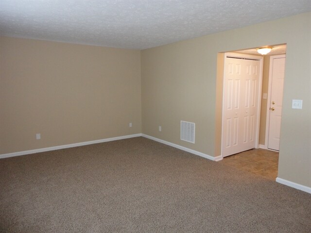 Foto del edificio - 2328 Salem Park Dr