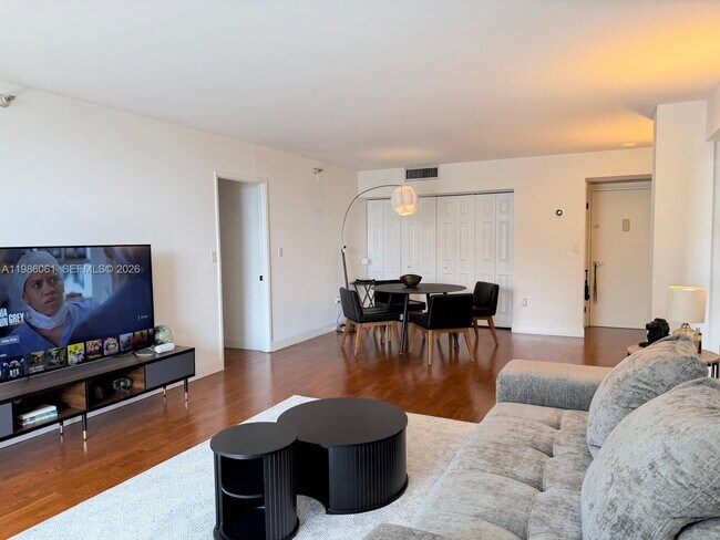 Foto del edificio - 20505 E Country Club Dr