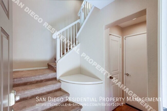 Building Photo - Gorgeous 3 Bed / 3 Bath Townhome in Gated ...