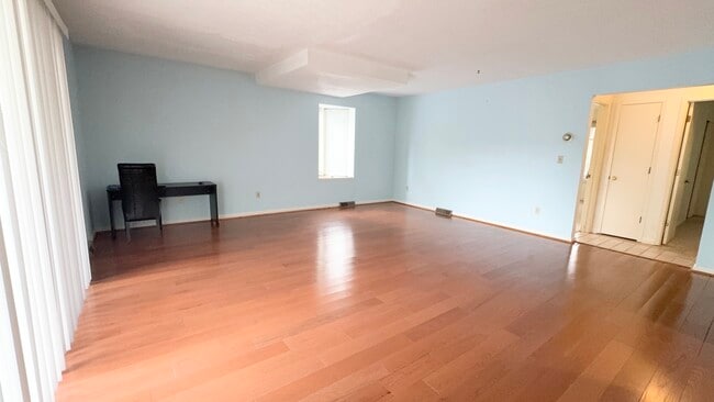 Building Photo - 50 Overlook Ave