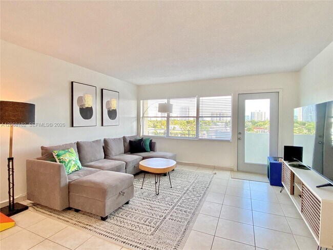 Foto del edificio - 401 Golden Isles Dr