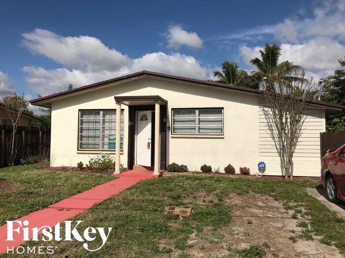 Foto principal - 2100 SW 68th Way