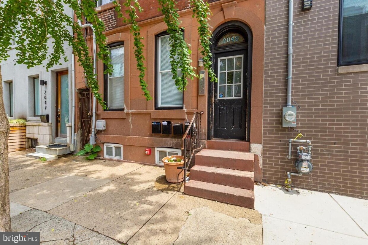 2049 E Susquehanna Ave Unit 2R, Philadelphia, PA 19125 Room for Rent