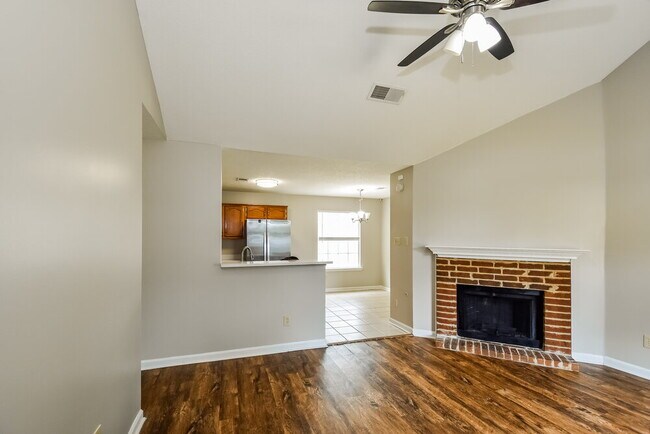 Building Photo - 1411 Lagrange Downs Rd