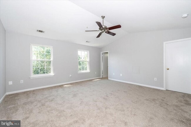 Building Photo - 161 Heathfield Dr