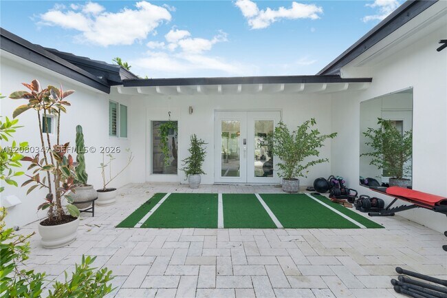 Foto del edificio - 7501 West Dr