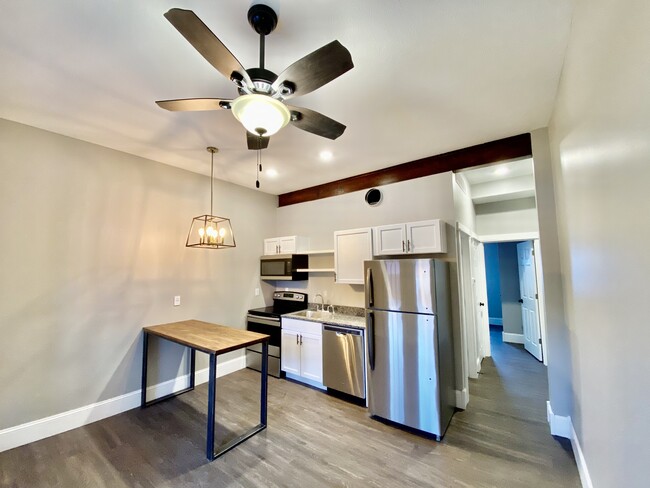 Building Photo - Iron Horse Flats