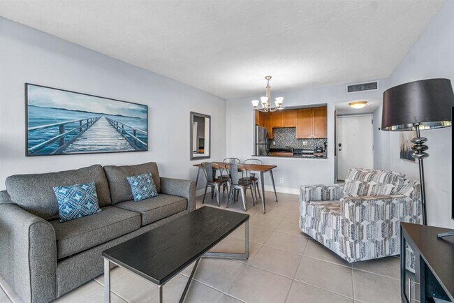 Building Photo - 1830 Embassy Dr