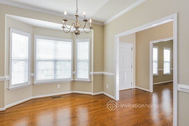 Building Photo - 122 Green Forest Trail