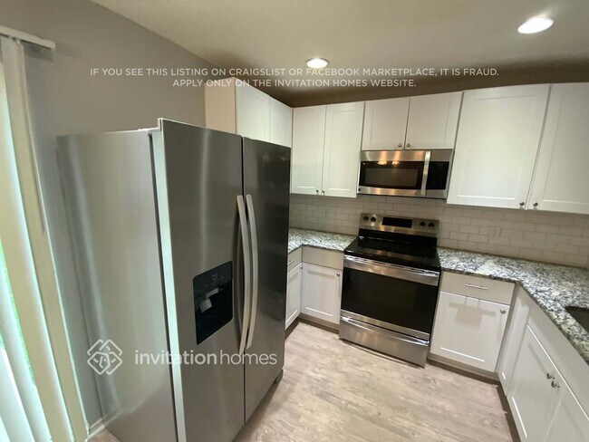 Foto del edificio - 1400 Cloyne Dr