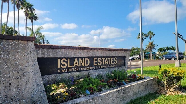 Building Photo - 660 Island Way