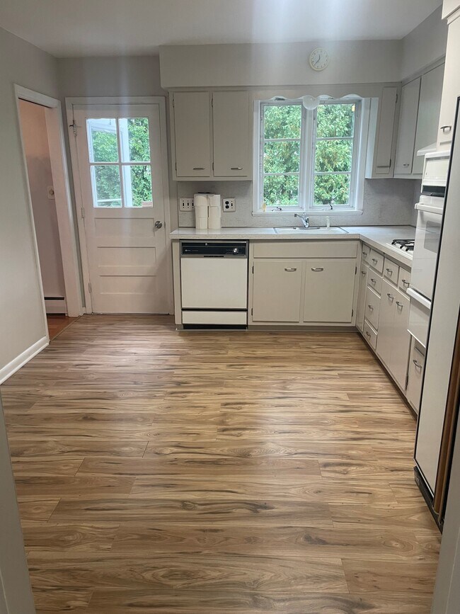 3 Dunn Rd, West Orange, NJ 07052 House Rental in West Orange, NJ