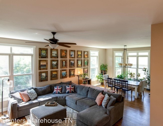 Building Photo - 3 br, 2.5 bath House - 2618 Miami Avenue