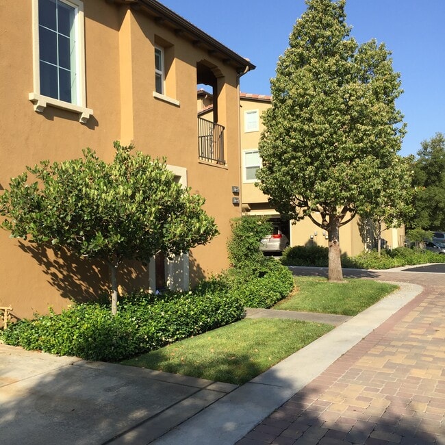 Building Photo - 27228 Sycamore Meadow Dr