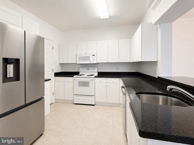 Foto del edificio - 4550 Strutfield Ln