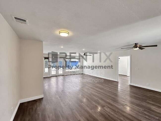 Foto del edificio - 938 W Berkeley Ct