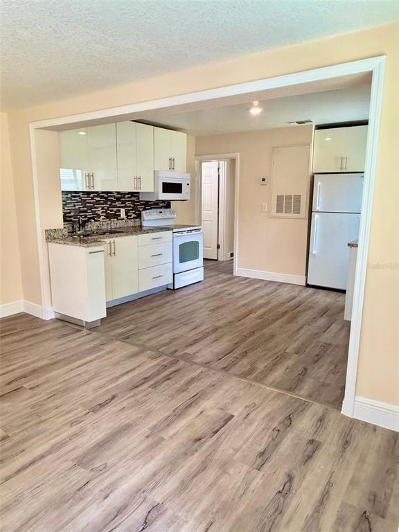 Foto del edificio - 30 Lemon Ln