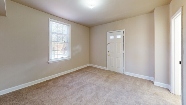 Interior Photo - Presidential Greens