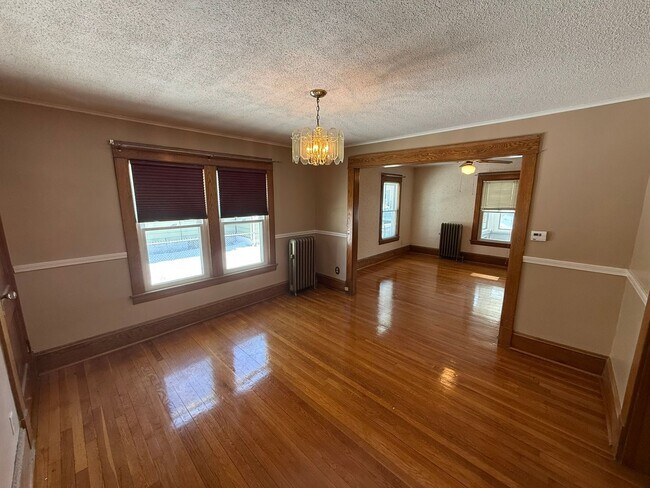 Building Photo - 99-101-101 Mooreland St