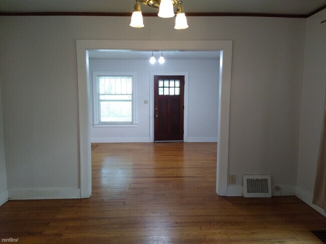 Building Photo - 2 br, 1.5 bath House - 409 Pauline Blvd