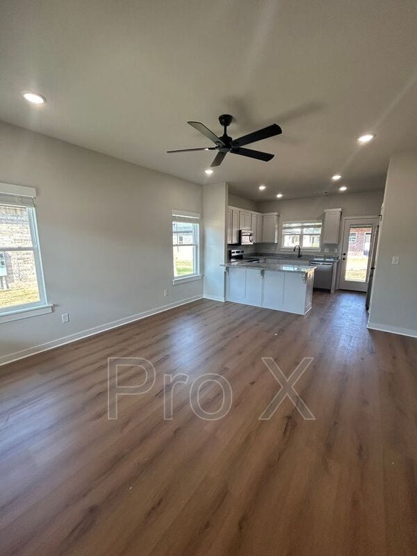 Building Photo - 623 Cosmos St