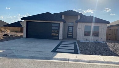 Building Photo - 3627 Yorkshire Dr