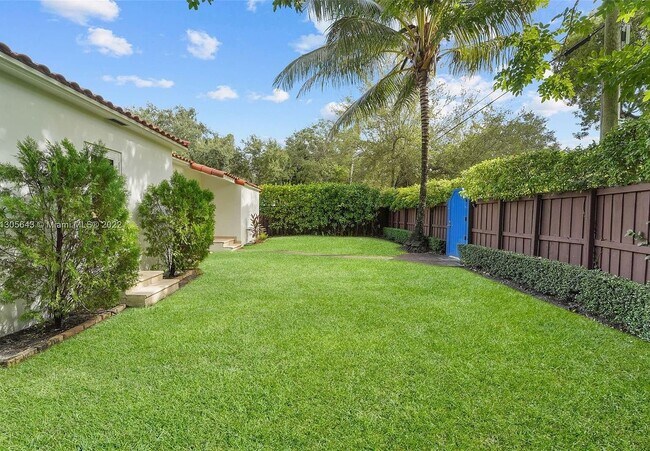 Foto del edificio - 2441 Swanson Ave